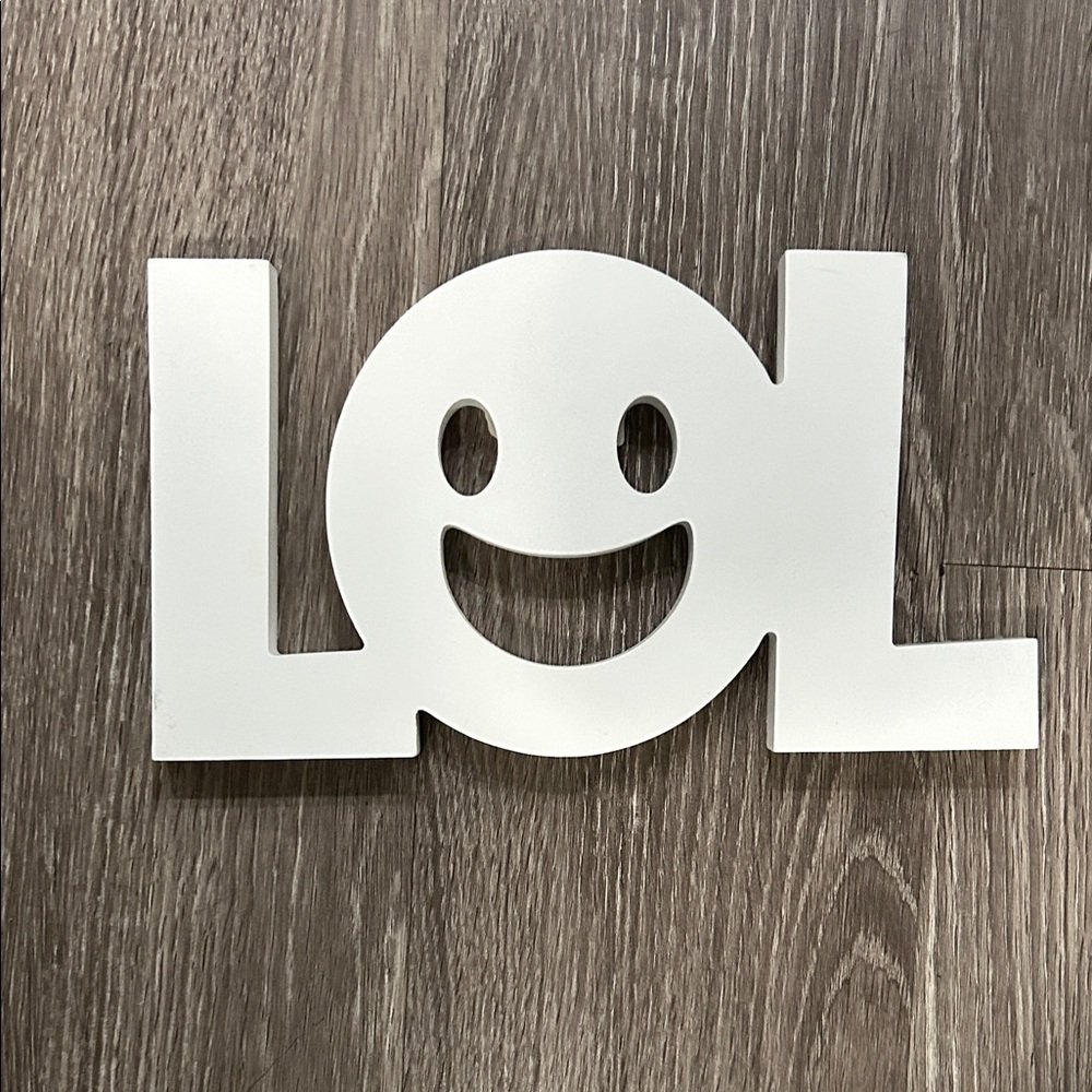White Smiley Wall Decor